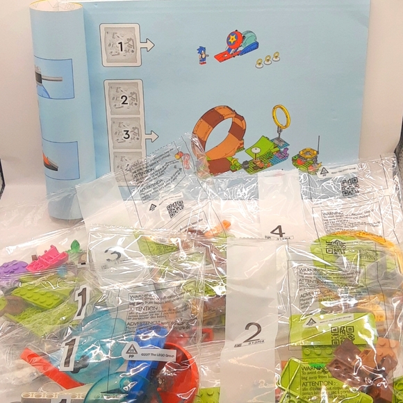 LEGO Sonic the Hedgehog Green Hill Zone Loop Challenge COMPLETE WITH BOX DAMAGE - Picture 4 of 16